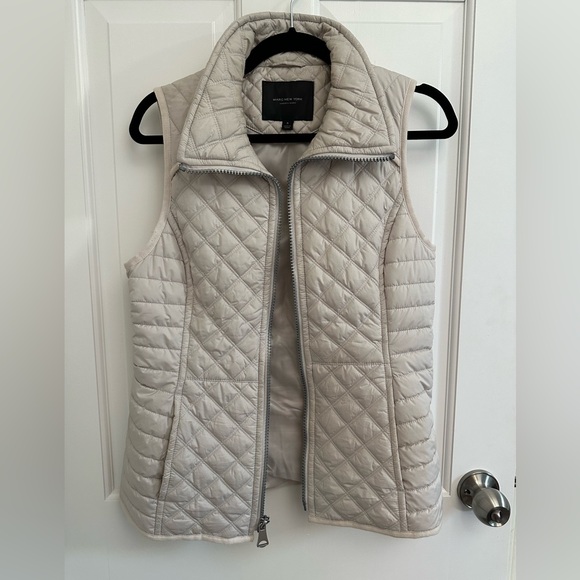 Great condition puffer vest - Picture 1 of 4